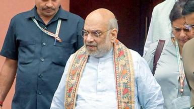 மாணவர்கள் மீது தாக்குதல், வினாத்தாள் கசிவு விவகாரம்: அமித் ஷாவைப் பதவி நீக்கம் செய்ய எதிர்க்கட்சிகள் தீவிர முயற்சி!
