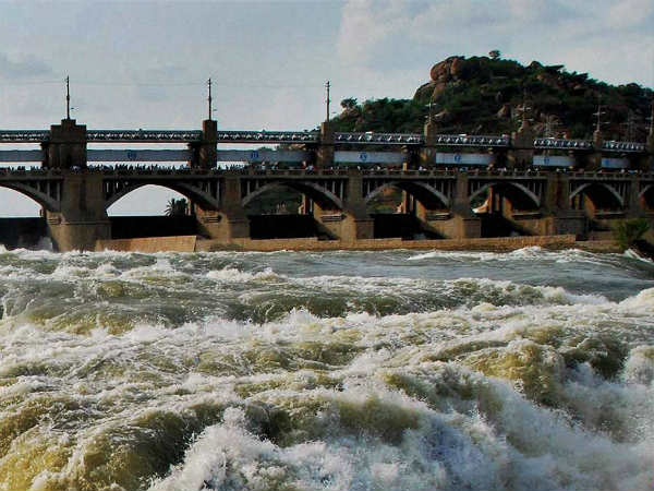 மேகதாது விவகாரத்தில் தமிழகத்தை விற்கும் தவெகவின் சந்தர்ப்பவாத அரசியல் - சீமான் ஆவேசம்!