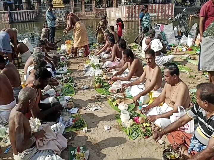 ஆடி அமாவாசை: பூம்புகார் காவிரி சங்கமத்தில் ஆயிரக்கணக்கானோர் புனித நீராடி முன்னோர்களுக்கு தர்ப்பணம்!