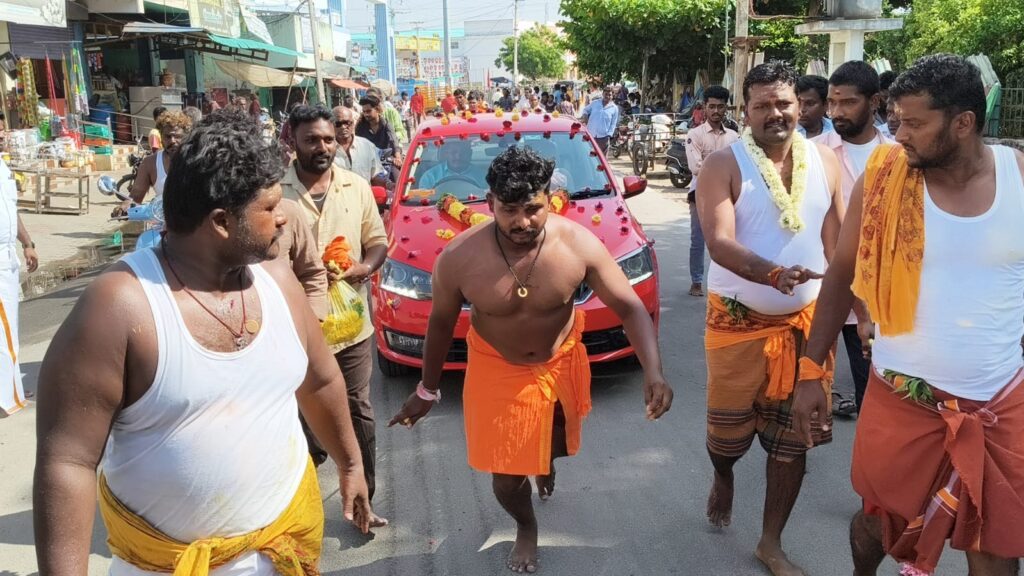 எடப்பாடியில் கோலாகலமாக நடைபெற்ற மேட்டு மாரியம்மன் கோவில் தீமிதி திருவிழா: ஆயிரக்கணக்கான பக்தர்கள் பரவசத்துடன் நேர்த்திக்கடன்!