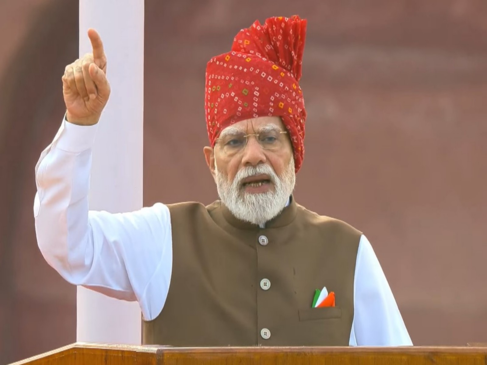 33% மகளிர் இடஒதுக்கீடு: விரைந்து அமல்படுத்த அனைத்து அரசியல் கட்சிகளும் ஒத்துழைப்பு தரவேண்டும் – பிரதமர் மோடி வலியுறுத்தல்!