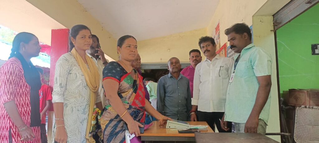 தமிழ்நாடு முழுவதும் குடும்ப அட்டைதாரர்களுக்கு இ-கேஒய்சி (eKYC) கைரேகை பதிவு: இன்று சிறப்பு முகாம்கள் தொடக்கம்!