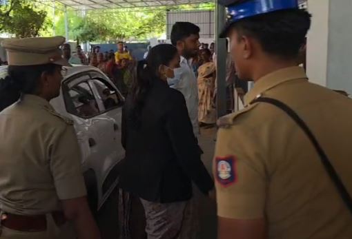 காவல்துறையினர் தாக்கியதில் பூசாரி உயிரிழந்ததாகக் குற்றச்சாட்டு – பிணவறையில் நீதிபதி தீவிர விசாரணை!