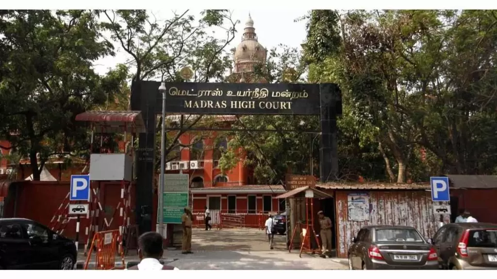 பாரம்பரியக் கலையா இல்லை ஆபாசக் கூத்தா? கரகாட்டத்தின் தற்போதைய நிலை குறித்து ஐகோர்ட் கவலை!
