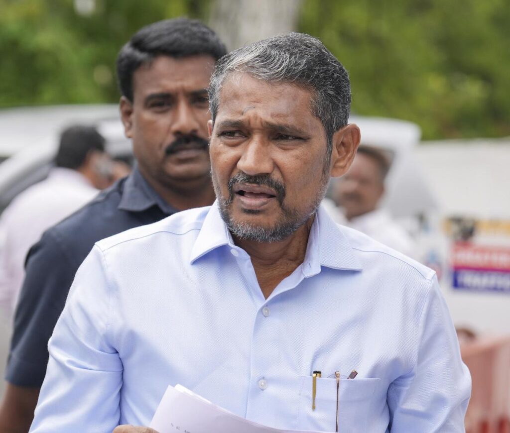 "திமுக செஞ்ச அதே தப்பை தவெகவும் பண்ணாதீங்க!" – வன்னியரசுவின் பட்ஜெட்டை போட்டுடைத்த வழக்கறிஞர் ஏர்போர்ட் மூர்த்தி!
