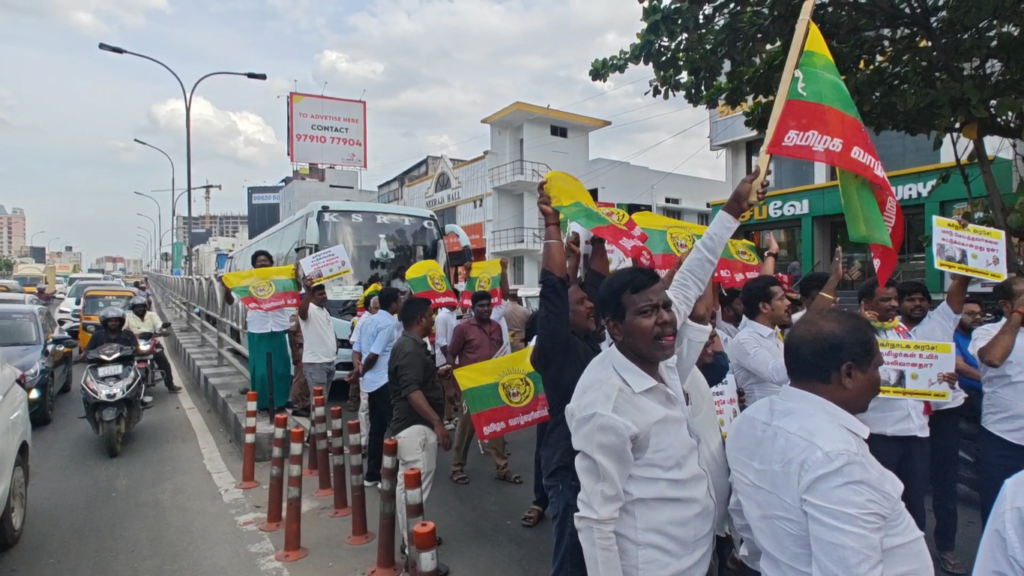 கர்நாடக வனத்துறை துப்பாக்கிச் சூட்டிற்கு எதிர்ப்பு: கோயம்பேட்டில் கர்நாடகப் பேருந்தைச் சிறைபிடித்து த.வா.க. திடீர் போராட்டம்!