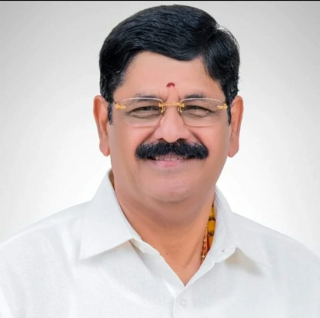 பேசிக் கொண்டிருந்தபோதே மயங்கி விழுந்த ஆந்திர அமைச்சர் ஆனம் ராமநாராயண ரெட்டி!
