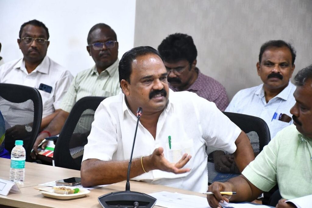 மீன்பிடி தடைக்கால நிவாரணத்தை 8 ஆயிரத்திலிருந்து 7 ஆயிரமாகக் குறைத்த தவெக அரசு: கே.பி. சங்கர் கடும் கண்டனம்!