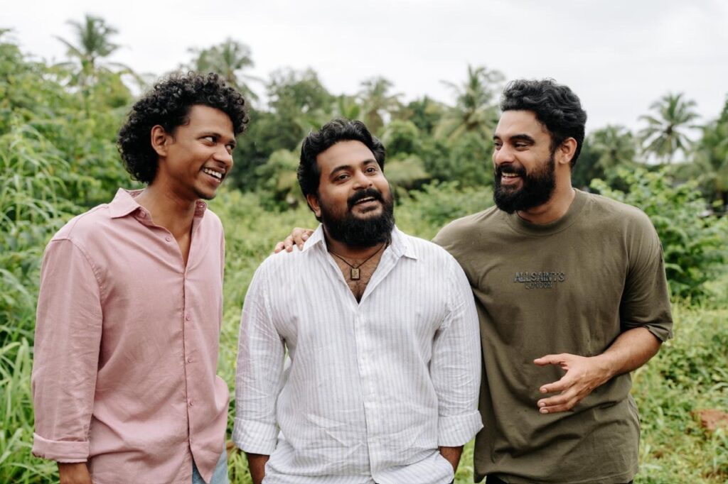 ‘குப்பி’ வெற்றிக்குப் பின் மீண்டும் இணையும் டொவினோ தாமஸ் - ஜான்பால் ஜார்ஜ் கூட்டணி: 10 ஆண்டு நிறைவில் பிரம்மாண்ட அறிவிப்பு