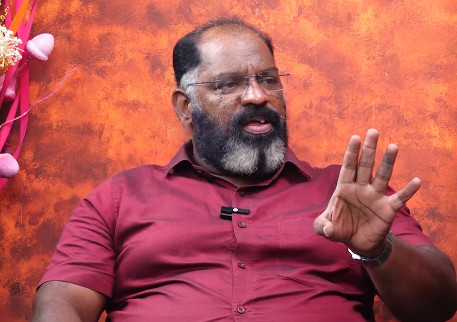 அதிகாரக் கூத்துகளும், அடிமைப் புகழ்ச்சிகளும்: தமிழக அரசியலைச் சீரழிக்கும் அவலங்கள்! – ஒரு அதிர்ச்சி அலசல்