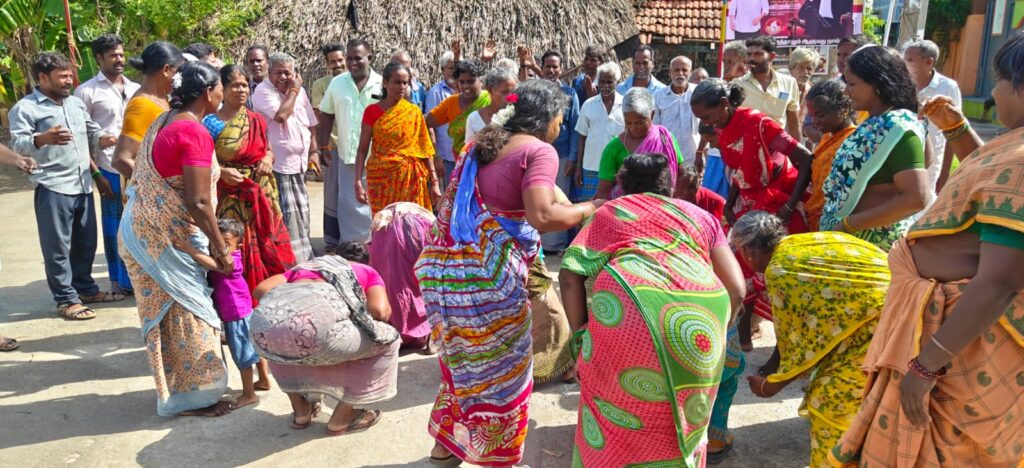 கீரிமேட்டை தனி வருவாய் கிராமமாக அறிவிக்கக் கோரி பொதுமக்கள் ஒப்பாரி வைத்து நூதன போராட்டம்!