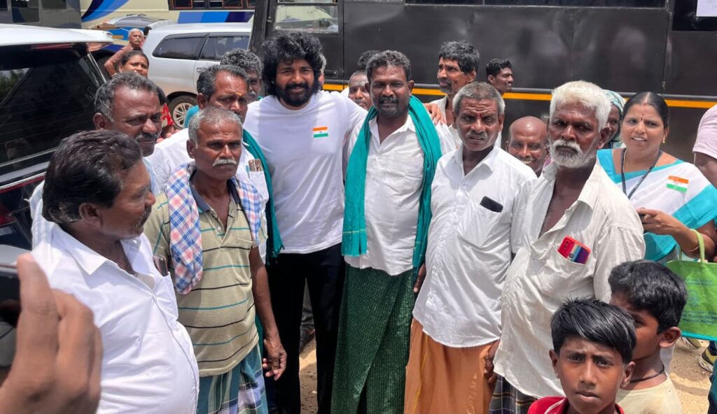 மதுரையில் கிராம மக்களுடன் சுதந்திர தினத்தைக் கொண்டாடிய நடிகர் சிவகார்த்திகேயன்! மாணவர்கள் மற்றும் விவசாயிகளுடன் உற்சாகப் பங்கேற்பு!