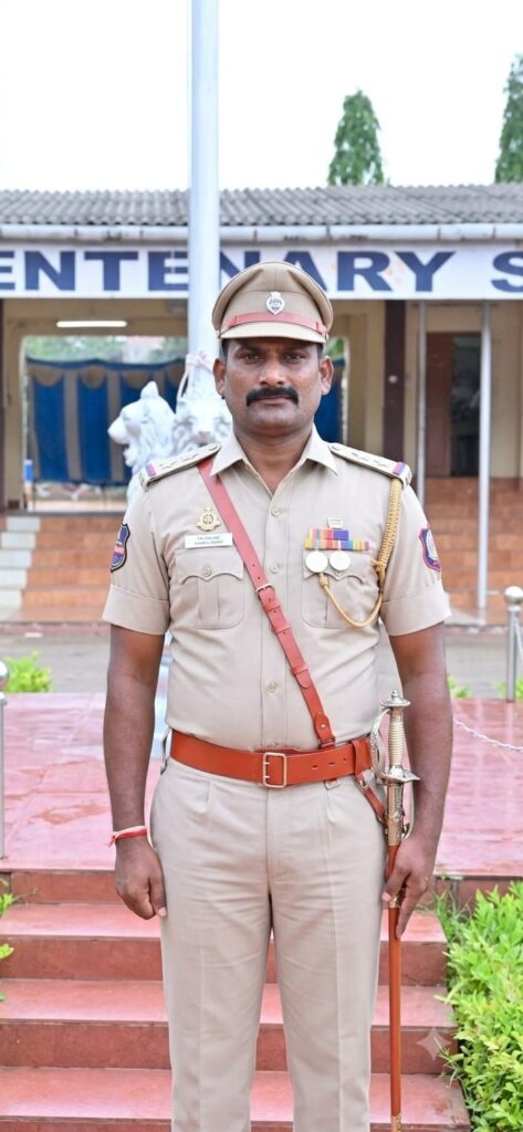 மதுரை பெண்ணுடன் காதல்.. அப்புறம் என்னாச்சு?.. வீரவநல்லூர் காவல் ஆய்வாளர் சஸ்பெண்ட் பின்னணி!