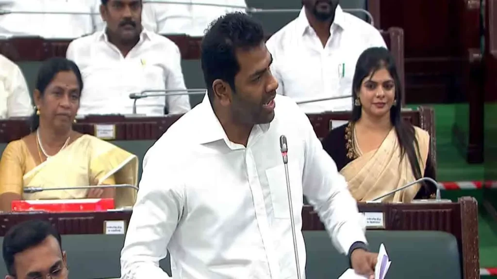 வார்த்தையை ஒழிச்சீங்க.. காலனியில் இருக்கும் குடிசைகளை ஒழிச்சீங்களா? திமுகவை வெளுத்து வாங்கிய ஆதவ் அர்ஜூனா!