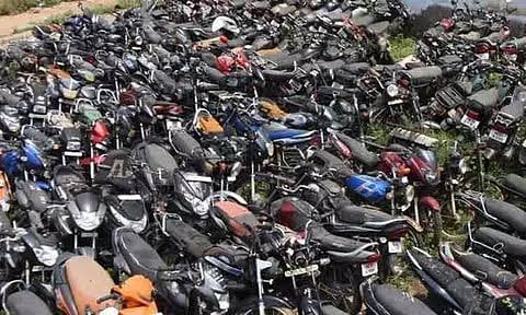 சென்னையில் 5,543 வாகனங்கள் ஏலம்! + முதற்கட்டமாக 1,936 வாகனங்கள் விற்பனை! + மீதி எப்போ? - முழு விவரம்!