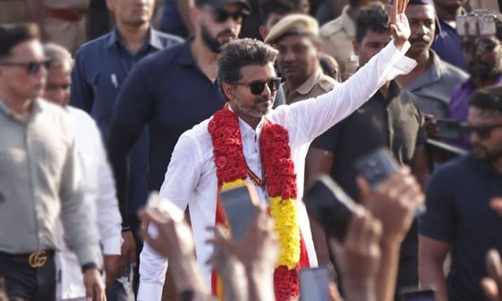 100 நாள் ஆட்சியிலேயே சந்தி சிரிக்கும் நிர்வாகம்! பிரதமர் நாற்காலி கேட்குதோ? விஜய்யை கிழித்து தொங்கவிட்ட வல்லம் பஷீர்!