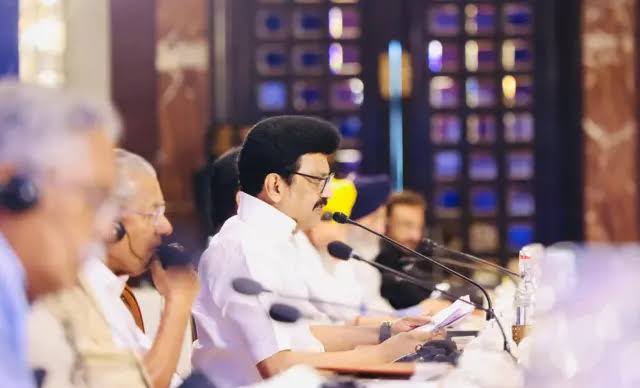 தொகுதி மறுசீரமைப்பு: அனைத்துக் கட்சி கூட்டத்தைப் புறக்கணித்த 37 எம்பிக்கள் - தமிழக வெற்றிக் கழகத்திற்குப் பெரும் பின்னடைவு!