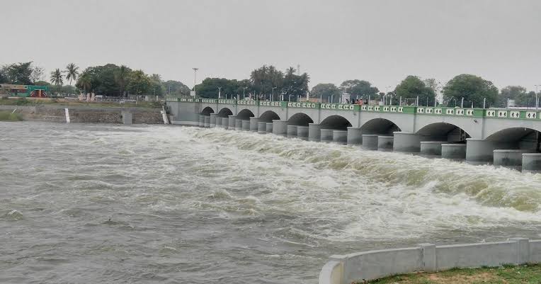 காவிரி விவகாரம்: கர்நாடகாவின் ஒற்றுமையும், தமிழ்நாட்டின் அரசியல் லாவணியும் – எழுத்தாளர் சமஸின் கூர்மையான பார்வை!