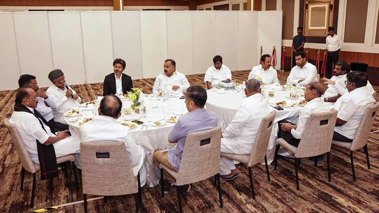 "விஜய் அண்ணன் சொல்லிட்டாருனு சொல்லுங்க!" - பத்திரப்பதிவு முதல் பாஸ்போர்ட் வரை தவெக கொடுத்த ஷாக்!