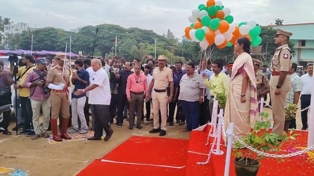 சேலத்தில் கொதித்தெழுந்த சுதந்திரப் போராட்ட தியாகிகளின் வாரிசுகள் - மாவட்ட ஆட்சியரைக் கண்டித்து சுதந்திர தின விழாவிலிருந்து வெளிநடப்பு – தியாகிகள் ஸ்தூபி முன் கண்டன ஆர்ப்பாட்டம்!