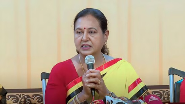 "பின்வாசல் கதவை திறக்காதே!": வெளிநாட்டு நிதி ஊடுருவலைக் கடுமையாக எச்சரித்த பிரேமலதா விஜயகாந்த்!
