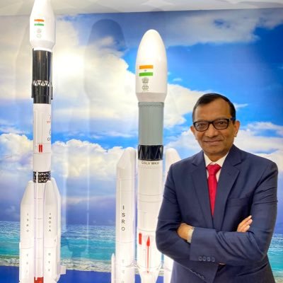 இந்திய விண்வெளித் துறையில் தனியார் மயம்: ராக்கெட் மற்றும் செயற்கைக்கோள் தயாரிப்பிலிருந்து விலகுகிறது இஸ்ரோ!