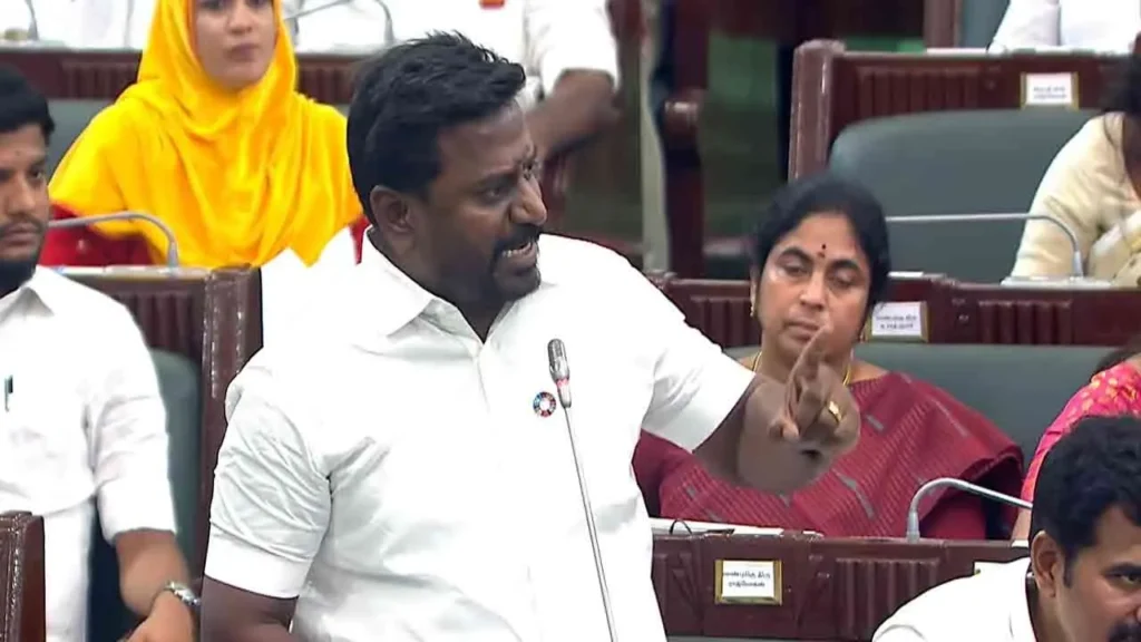 "அம்பேத்கர் தந்த உரிமையில் வாழ்கிறோம்.. பிச்சை போடாதீங்க!" - அமைச்சர் ராஜ்மோகன் அதிரடி பேச்சு!