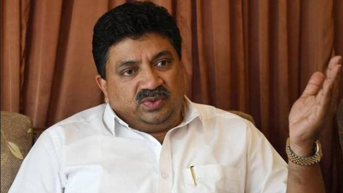 மேஜையில் இருக்கும் மூன்று ஃபைல்கள் வெறும் ஆடிட் அறிக்கைகளா? பிடிஆர் பழனிவேல் தியாகராஜன் போட்டுடைத்த உண்மைகள்!
