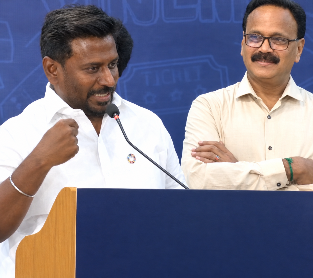 கம்ப்யூட்டர் ஜாதி, மதம், அரசியல் பாக்காது.. சரியா இருந்தா உடனே பர்மிஷன் தான் – தயாரிப்பாளர்களுக்கு அமைச்சர் ராஜ்மோகனின் அறிவிப்பு!