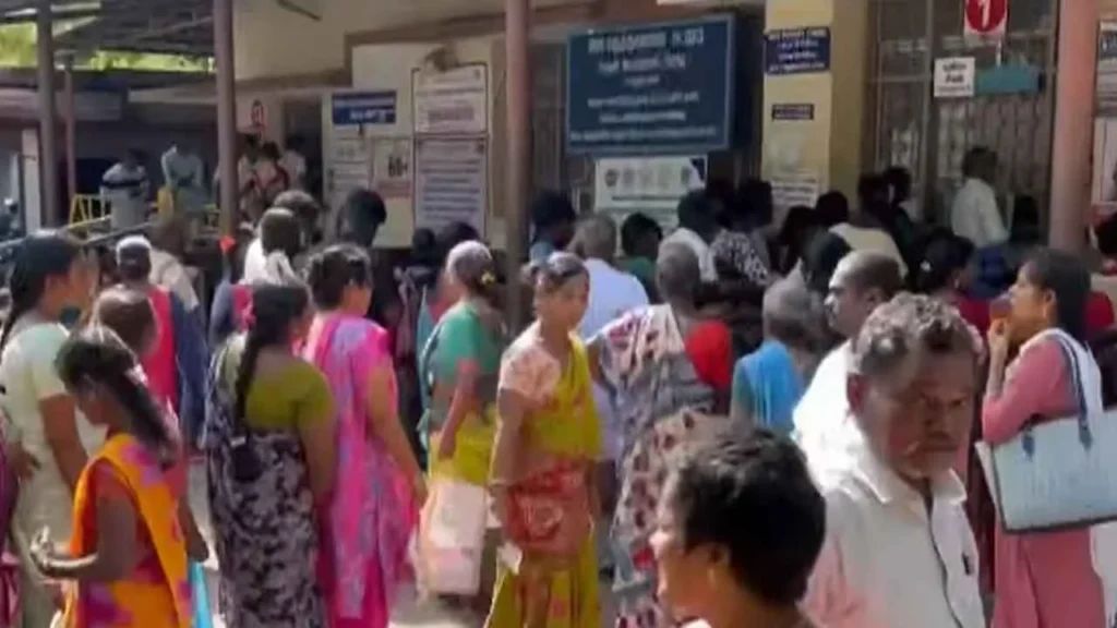 கடலூரில் தீவிரமாகும் டெங்கு மற்றும் வைரஸ் காய்ச்சல்: அரசு மருத்துவமனையில் குவிந்து வரும் பொதுமக்கள்!