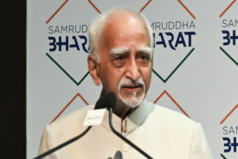 "இந்தியாவிற்கு ஆபத்து கம்யூனிசத்தால் அல்ல, இந்து வலதுசாரி வகுப்புவாதத்தால்தான்" - நேருவின் கருத்தை முன்வைத்து ஹமீத் அன்சாரி பேச்சு; கொதிப்படைந்த பாஜக!