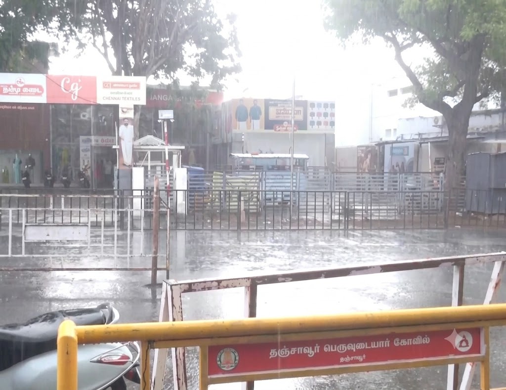 வெயில் கொளுத்திய நிலையில் திடீரென பெய்த மழை.. தாராபுரம் பகுதியில் குளிர்ந்த வானிலை!