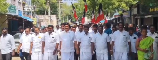தவெக நிலைப்பாடு பிடிக்காமல் கம்யூனிஸ்ட்கள் தனித்துப் போட்டி! முதலமைச்சரின் லண்டன் பயணம் சந்தேகத்திற்குரியது" - கே.டி. ராஜேந்திர பாலாஜி சாடல்!