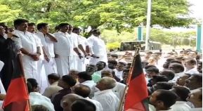 திமுக ஆர்ப்பாட்டத்தில் 'சேம் சைட் கோல்' – மேடையில் உளறிய திமுக பெண் நிர்வாகியால் பரபரப்பு!