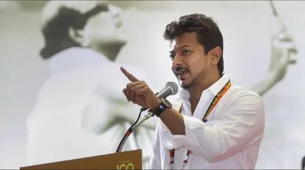 "குற்றவாளிகள் தஞ்சமடையும் குப்பைத் தொட்டி த.வெ.க!" - சென்னை பெசன்ட் நகர் படுகொலை விவகாரத்தில் உதயநிதி ஸ்டாலின் கடும் தாக்கு!