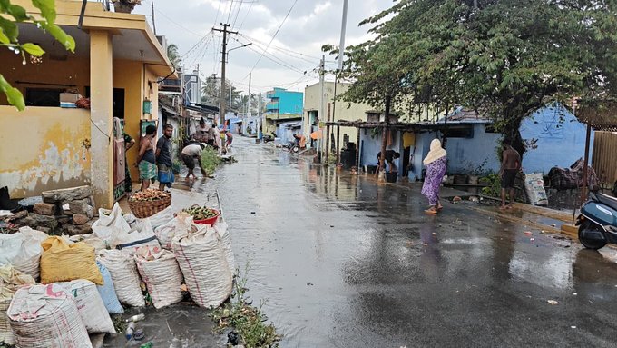 கோவை தொண்டாமுத்தூர் சுற்றுவட்டாரப் பகுதிகளில் கோடை வெயிலைக் தணிக்கும் வகையில் வெளுத்து வாங்கும் கனமழை!