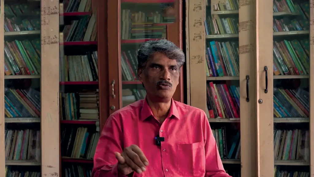 "பிரதமராக ஆசைப்படும் விஜய்: 'அற்பனுக்கு வாழ்வு வந்தால்...' - சாவித்திரி கண்ணனின் காரசாரமான அரசியல் அலசல்!"