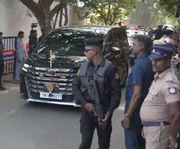பனையூரில் தவெக தலைவரும் முதல்வருமான விஜய் வருகை: கூட்டணிக் கட்சிகளின் 2-வது ஆலோசனைக் கூட்டம் சற்று நேரத்தில் தொடக்கம்!