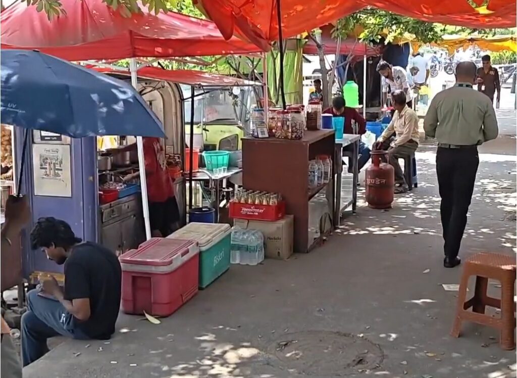 தரமணி சி.எஸ்.ஐ.ஆர் சாலையில் கடும் போக்குவரத்து நெரிசல்: ஆக்கிரமிக்கப்பட்டுள்ள நடைபாதைகளை உடனடியாக அகற்ற பொதுமக்கள் கோரிக்கை!