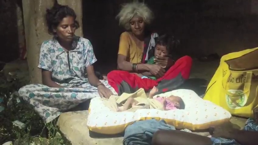 அரசு மருத்துவக் கல்லூரியின் அலட்சியம்: பச்சிளம் குழந்தையுடன் நடு இரவில் பாதி வழியில் தவித்த பழங்குடியினத் தாய்!