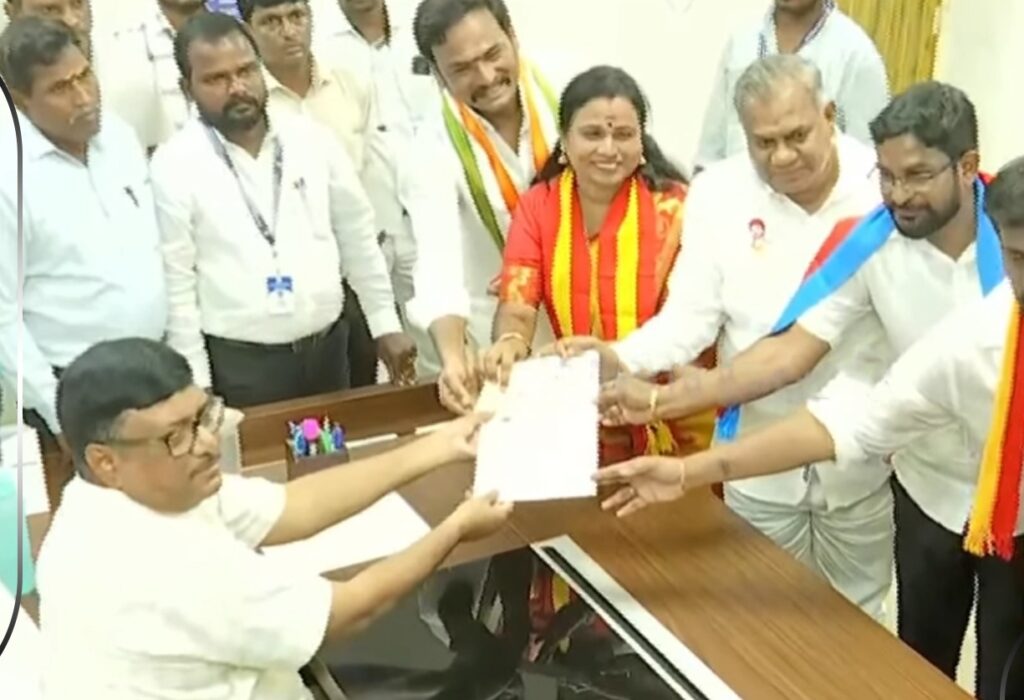 தாராபுரம் & மதுராந்தகம் இடைத்தேர்தல்: அமைச்சர் ஆனந்துடன் சென்று தவெக வேட்பாளர்கள் விறுவிறுப்பு வேட்புமனு தாக்கல்!