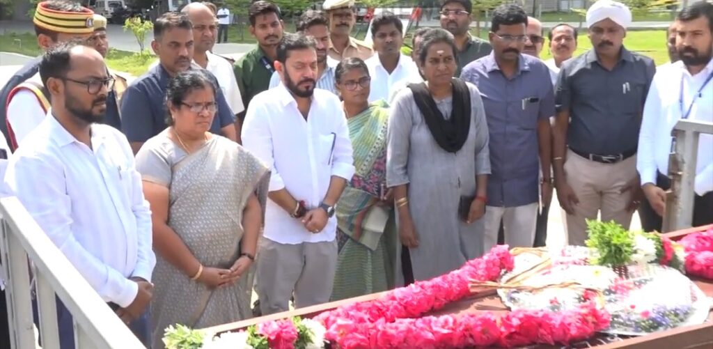 சவுதி அரேபியாவில் கடற்கொள்ளையர்களால் உயிரிழந்த மீனவர்களின் உடல்கள் திருச்சி வருகை: அமைச்சர் ஸ்ரீநாத் நேரில் அஞ்சலி!