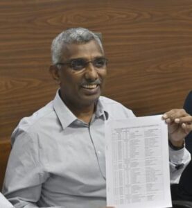 சீமை கருவேல மரங்களை அகற்றும் பணி: ஓய்வு பெற்ற நீதிபதி வி.பாரதிதாசன் தனது ரூ. 3 லட்சம் மாதாந்திர மதிப்பூதியத்தை மறுத்து அரசுக்கு கோரிக்கை!