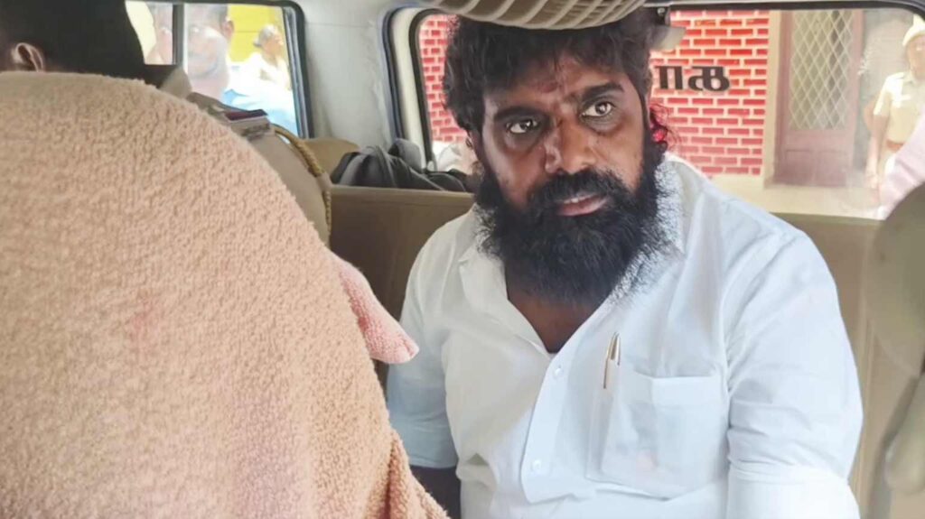 தூத்துக்குடி வேலவன் ஹைப்பர் மார்க்கெட் உரிமையாளரிடம் ரூ.1 கோடி மாமூல் மிரட்டல்: பசும்பொன் மக்கள் கட்சித் தலைவர் இசக்கி ராஜா அதிரடி கைது!