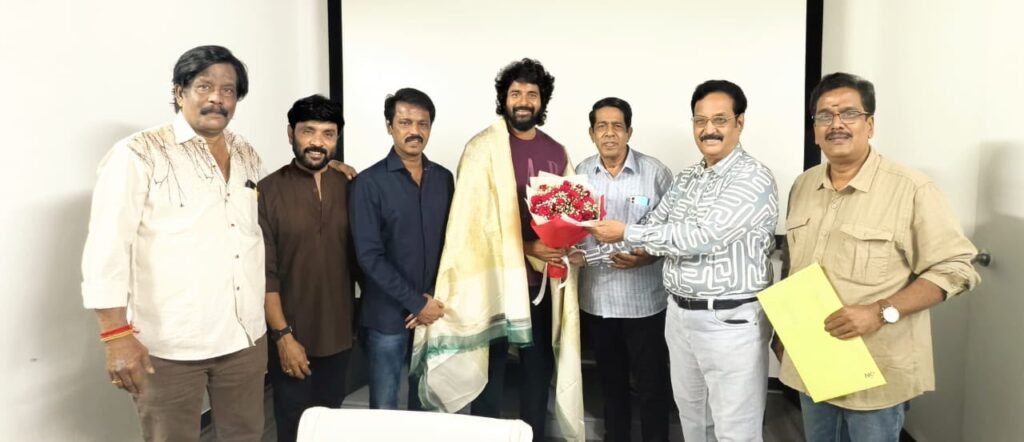 தென்னிந்திய திரைப்பட எழுத்தாளர்கள் சங்கத்தில் அதிகாரப்பூர்வப் பாடலாசிரியராக இணைந்தார் நடிகர் சிவகார்த்திகேயன்!