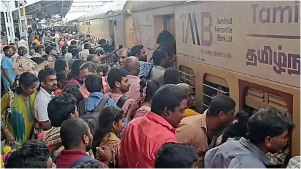 புரட்டாசி பௌர்ணமி கிரிவலம் முடிந்து திரும்பிய பக்தர்கள்: திருவண்ணாமலை ரயில் நிலையத்தில் அலைமோதிய வரலாறு காணாத கூட்டம்!