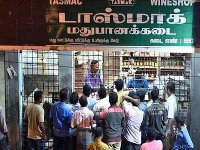 டாஸ்மார்க் பணியாளர்கள் சஸ்பெண்ட் எதிரொலி: கள்ளக்குறிச்சி மற்றும் காஞ்சிபுரத்தில் கடைகளை அடைத்து ஊழியர்கள் திடீர் போராட்டம்!