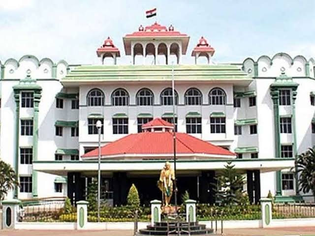 "ரூ.10,000 அபராதம்... இல்லையென்றால் ஊரை விட்டு விலக்கு!" — புதுக்கோட்டையில் அரங்கேறிய கட்டப்பஞ்சாயத்து: நீதிமன்றம் அதிரடி!
