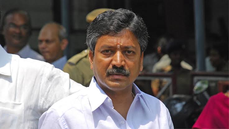 இரட்டை இலைக்கு எடப்பாடியின் ஈகோவே எமன்! சீனியர்களை ஓரங்கட்டிவிட்டு இடைத்தேர்தலில் ஜெயிக்க முடியுமா?