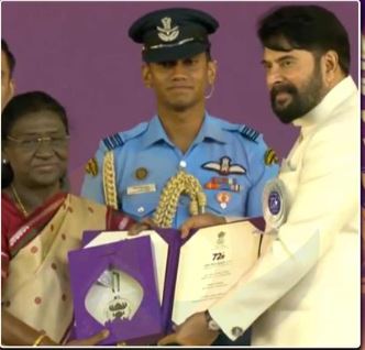 'பிரம்மயுகம்' படத்திற்காகச் சிறந்த நடிகருக்கான தேசிய விருதைக் குடியரசுத் தலைவரிடம் பெற்றார் நடிகர் மம்மூட்டி!